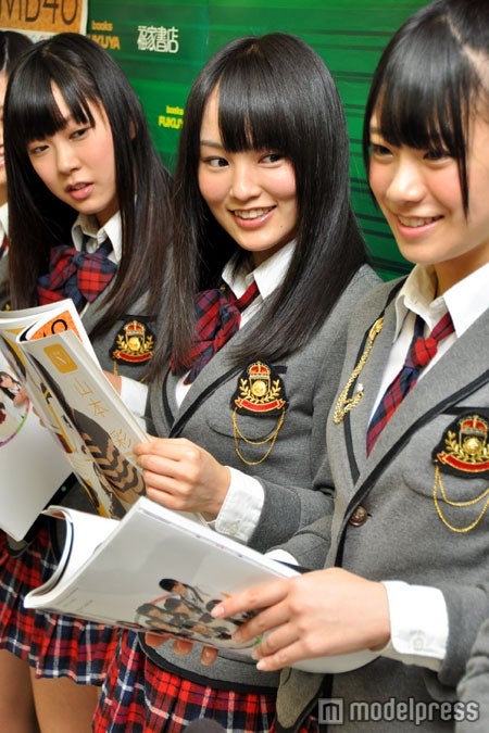 福本愛菜 NMB48  フェザー　懸賞品　手型スタンドホルダー 福本愛菜 NMB48 フェザー 懸賞品 手型スタンドホルダー - メルカリ