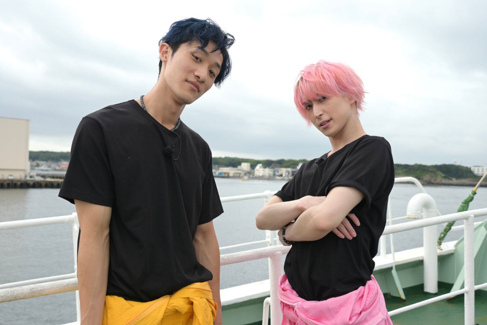 （左から）岩本照、佐久間大介（C）TBS