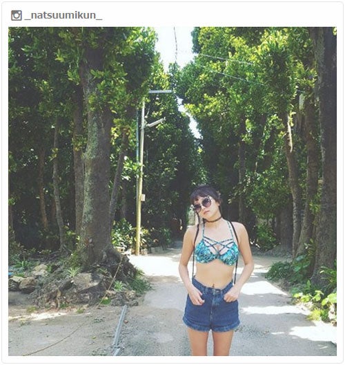 なつぅみ、SEXYビキニで美ボディ披露　個性的な着こなしに「本当におしゃれ」の声