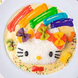 HELLO KITTYの原宿レインボーカレー 1,580円(税別)/(C)1976, 2019 SANRIO CO.,LTD.APPROVAL NO. S601424 (C)KAWAII MONSTER CAFE