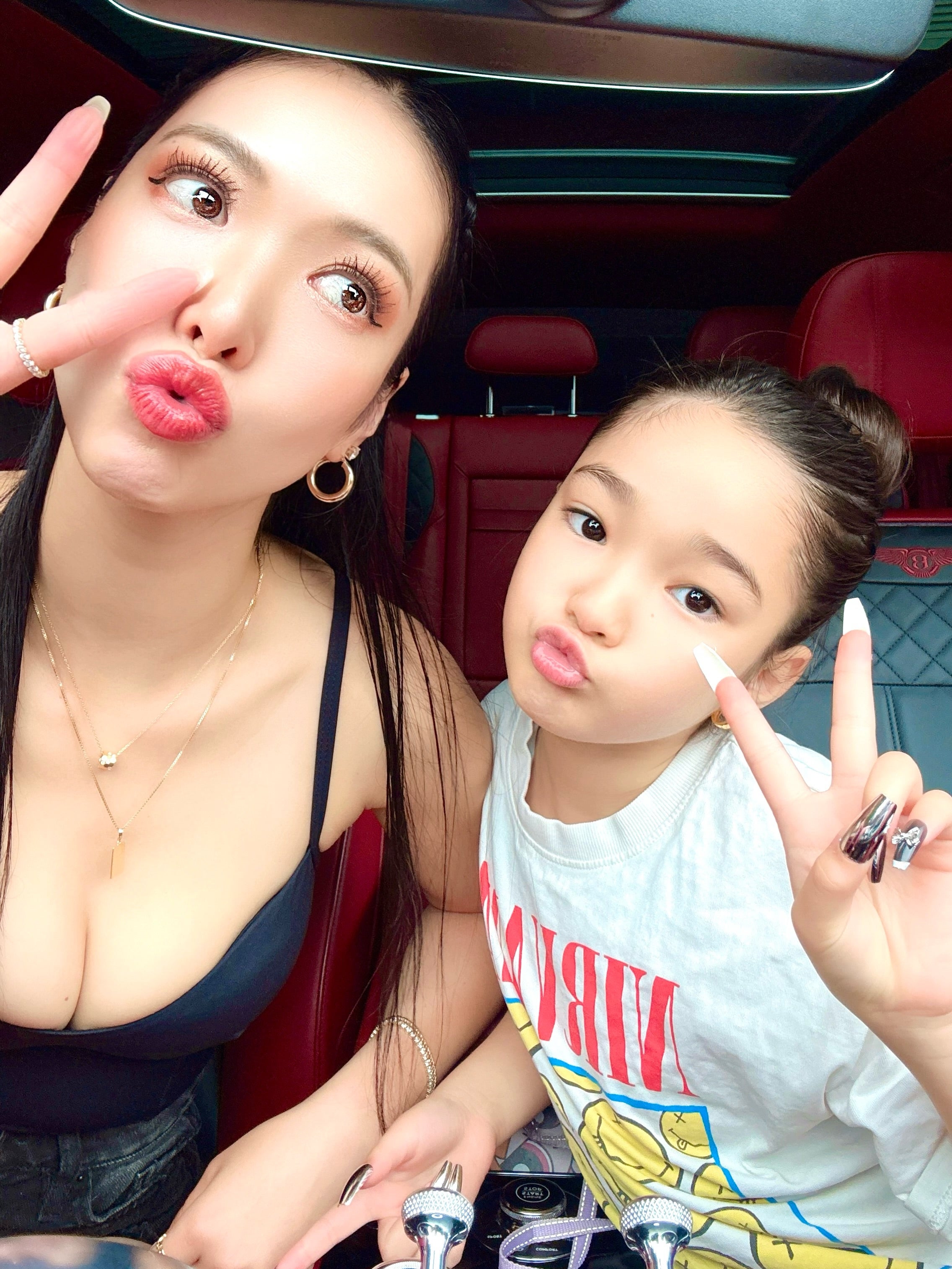 草刈正雄の長女・紅蘭、娘と台湾で優雅な夏休み「大自然を感じて最高な旅！」