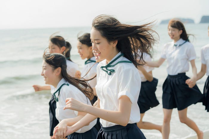 ≠ME(C)YOROKOBI、カノウリョウマ