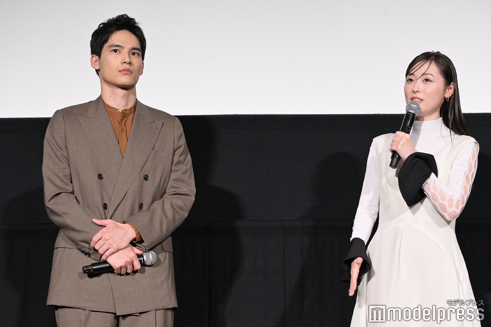 水上恒司、福原遥（C）モデルプレス