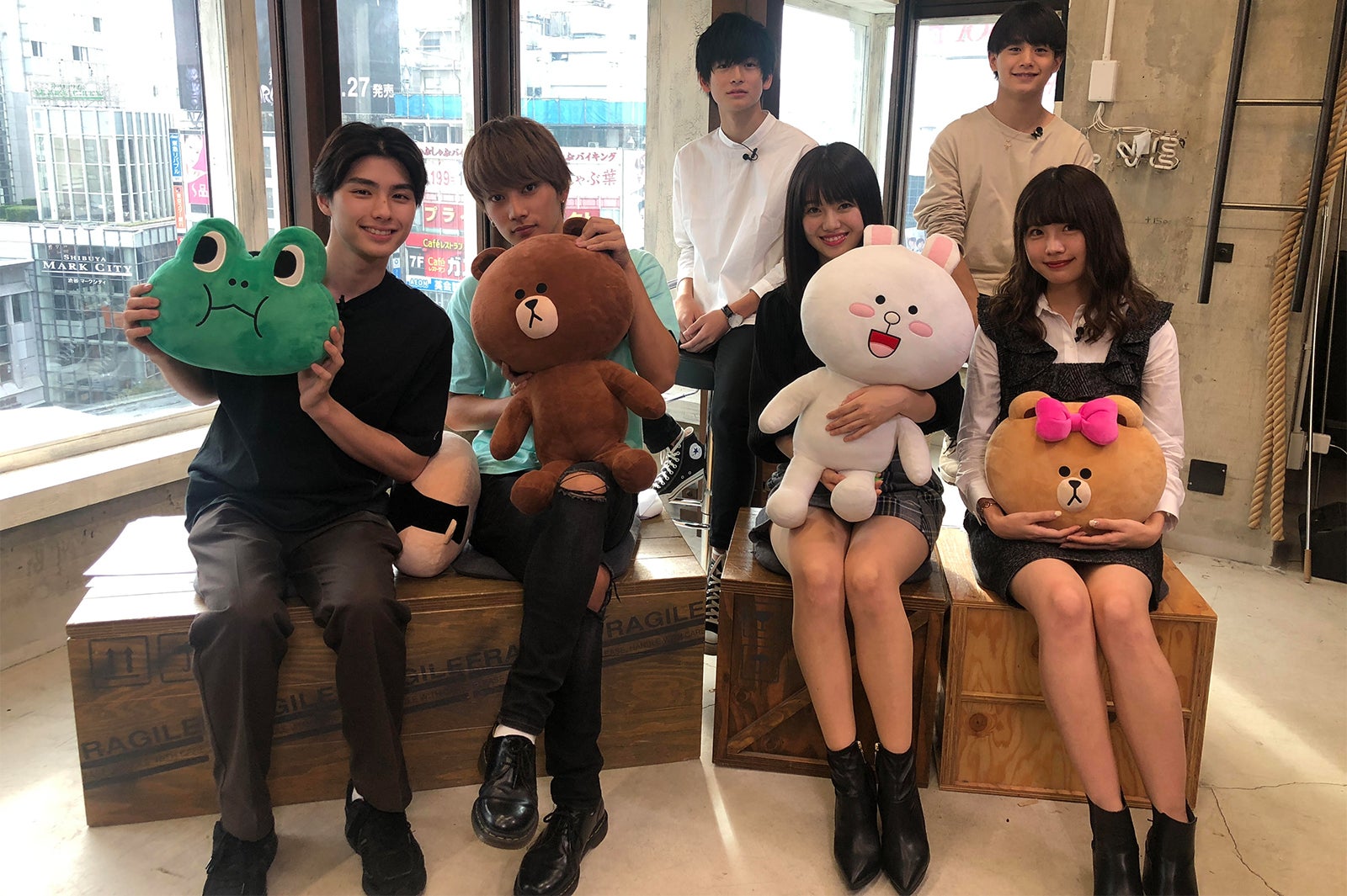 LINE LIVE「女子高生ミスコン2018＆男子高生ミスターコン2018ファイナリスト発表特番」／（上段左から）高橋文哉、黒田昊夢（下段左から）本田響矢、那須泰斗、ほのぴぴ、ざわこ（提供写真）