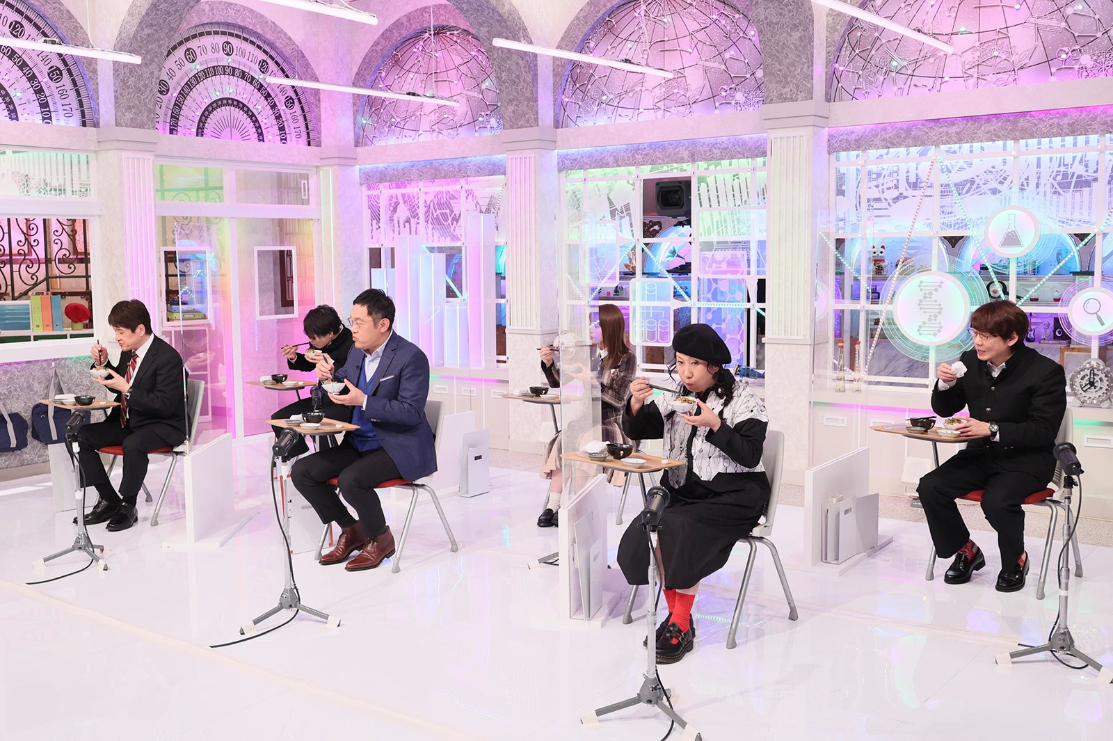 （左から）林修、伊沢拓司、内藤剛志、秋元真夏、室井滋、小宮浩信（C）テレビ朝日