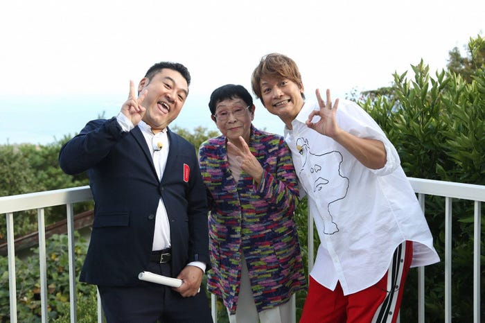 山崎弘也、橋田壽賀子、香取慎吾(C)フジテレビ