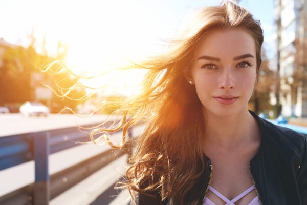 目が離せない 男性が 無意識に追いかけたくなる 女性って モデルプレス 目が離せない 男性が 無意識に追いかけたくなる 女性って モデルプレス