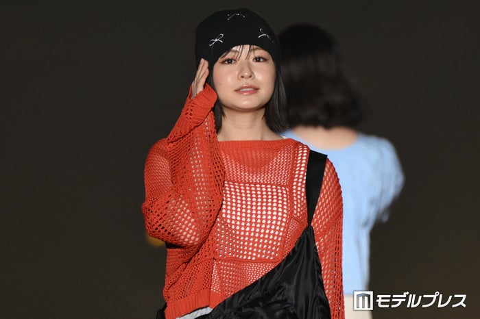 莉子、弾ける笑顔でファンサ 客席にプレゼントも【TGC熊本2024】
