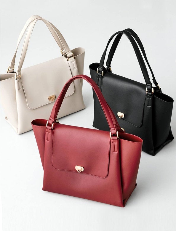 「ラージポケットフラップバッグ」全3色¥7,996＋税　※10月4日までの5周年セール期間中は20%オフで￥6,396＋税