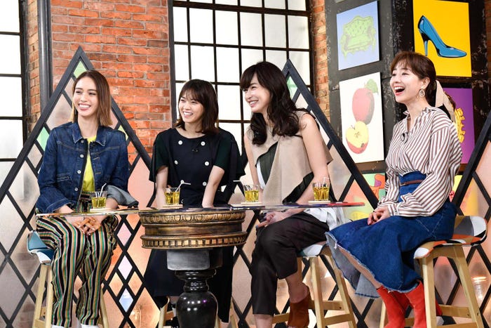 (左から)滝沢カレン、西野七瀬、長谷川京子、田中みな実(写真提供:カンテレ)