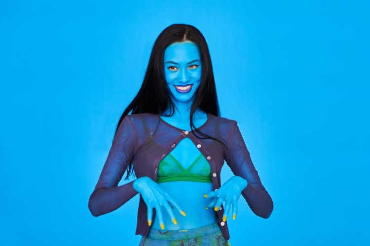 場面写真（COLORED BEAUTY）／水原希子（C）キコキカク製作委員会