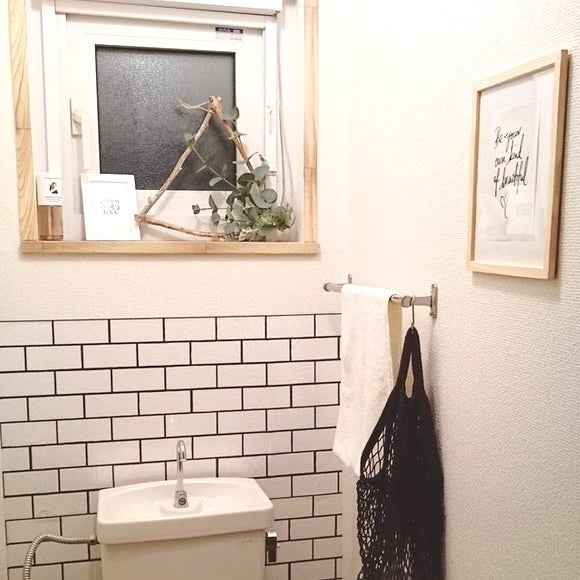 トイレdiyは100均で賢く安く揃えよう 初心者も出来る賃貸okなおしゃれ実例集 モデルプレス