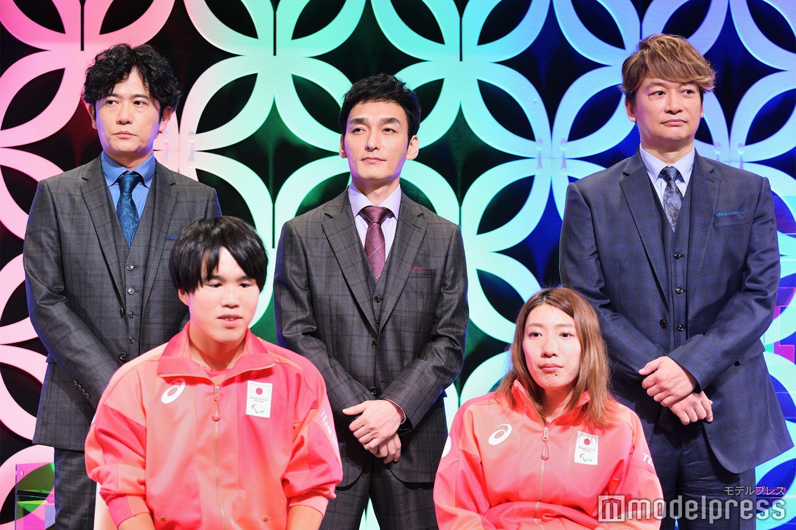 （上段左から）稲垣吾郎、草彅剛、香取慎吾（下段左から）平林太一、倉橋香衣（C）モデルプレス