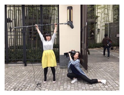 ブルゾンちえみ＆水川あさみの“ごっこ遊び”が可愛い！「ひとパー」オフショットに反響