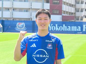 16歳0日でクラブ史上最年少プロ契約の横浜M・三井寺眞が決意 憧れの選手は日本代表戦で先発したフォーデン 小原編成マネジャー「ゆっくり育てていきたい」
