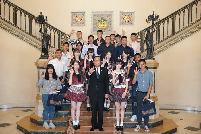 表敬訪問の様子(C)AKS