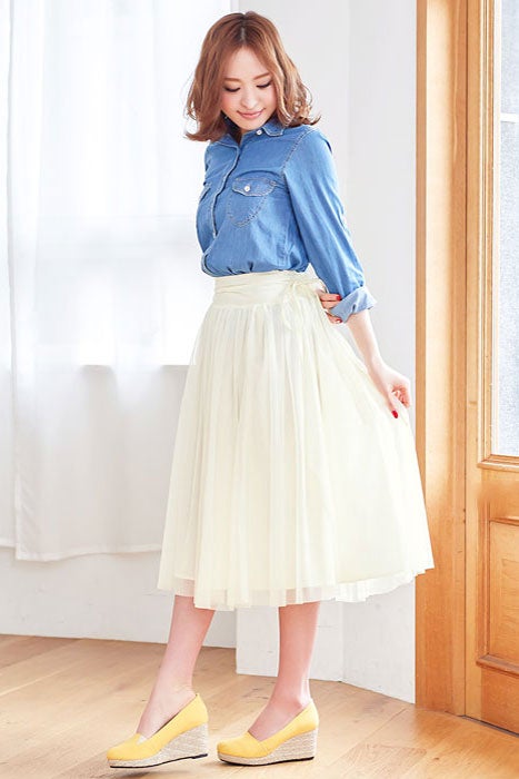 ハイウエストミモレ丈チュールスカート「Pierrot」1,980円（税込）／画像提供：Pierrot