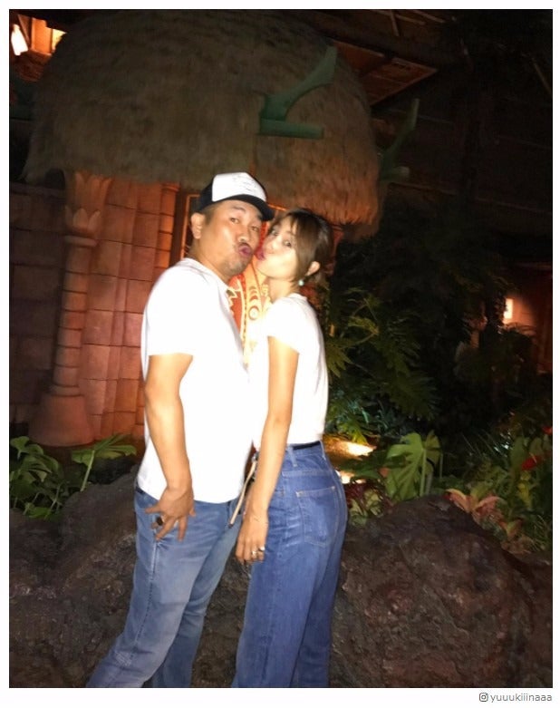 木下優樹菜、フジモンと密着キス顔ショット　長女からキスを指示される