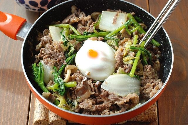 野菜たっぷり牛小間すき焼き 野菜たっぷり牛小間すき焼き