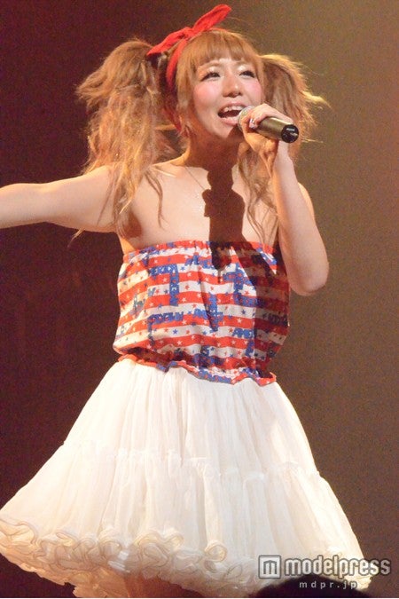 「Campus Summit 2013」でライブパフォーマンスを行ったあいにゃん