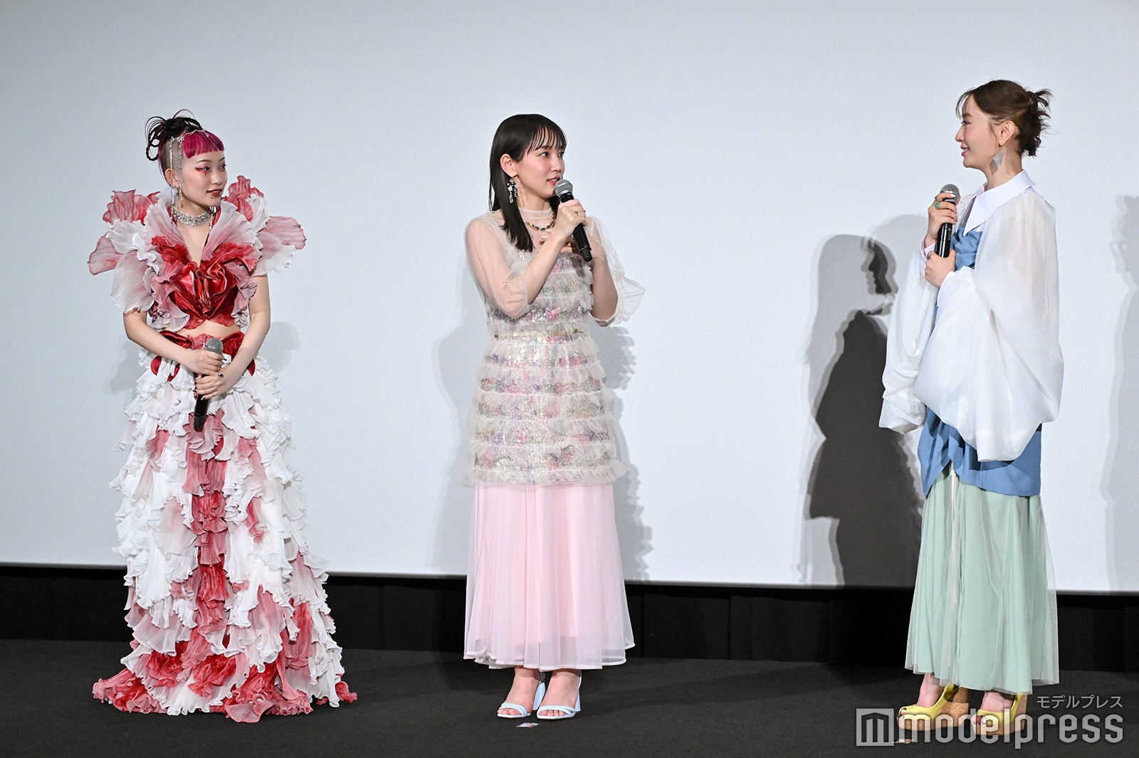 詩羽（水曜日のカンパネラ）、吉岡里帆、松本まりか（C）モデルプレス