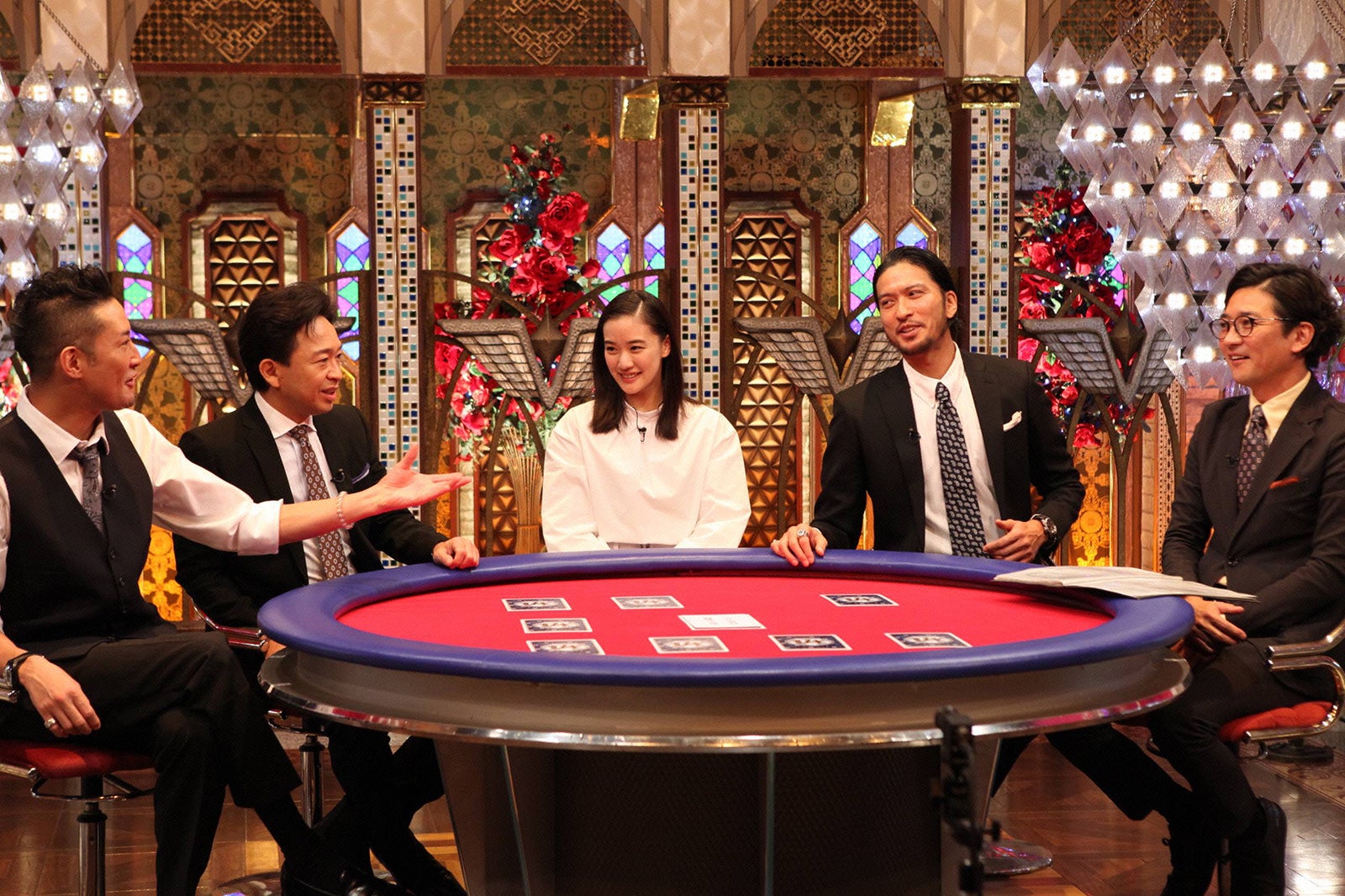 松岡昌宏、城島茂、蒼井優、長瀬智也、国分太一（C）フジテレビ