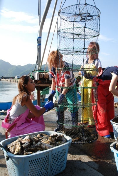 左からLie、吉田優、神田笑花