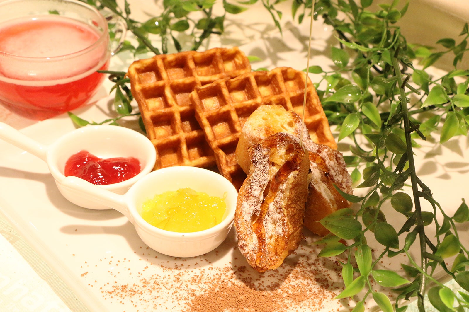 焼きたてのワッフル／画像提供：あさやホテル