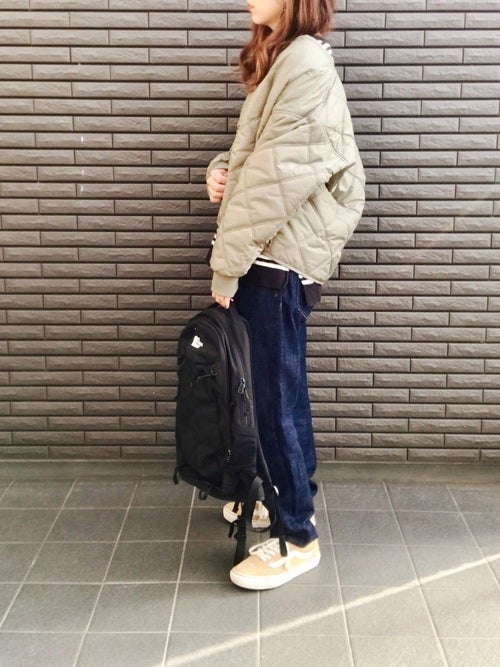 40代女性はリュックもおしゃれに着こなす 大人に似合うきれいめコーデ集 モデルプレス