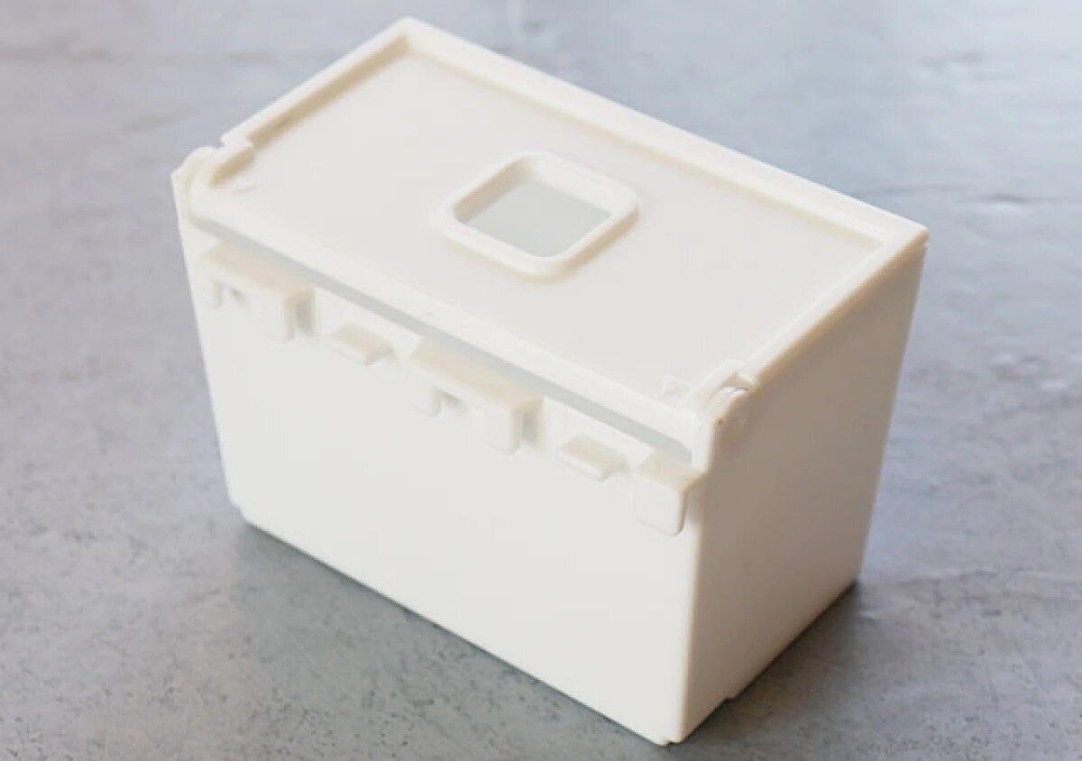 ダイソー　フリーデスクボックス