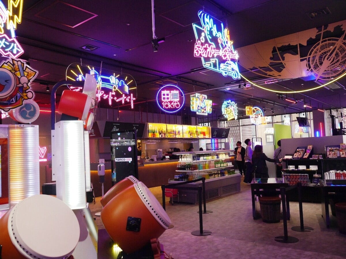 お酒を飲みながら楽しめるアミューズメントコンプレックス「namco TOKYO」