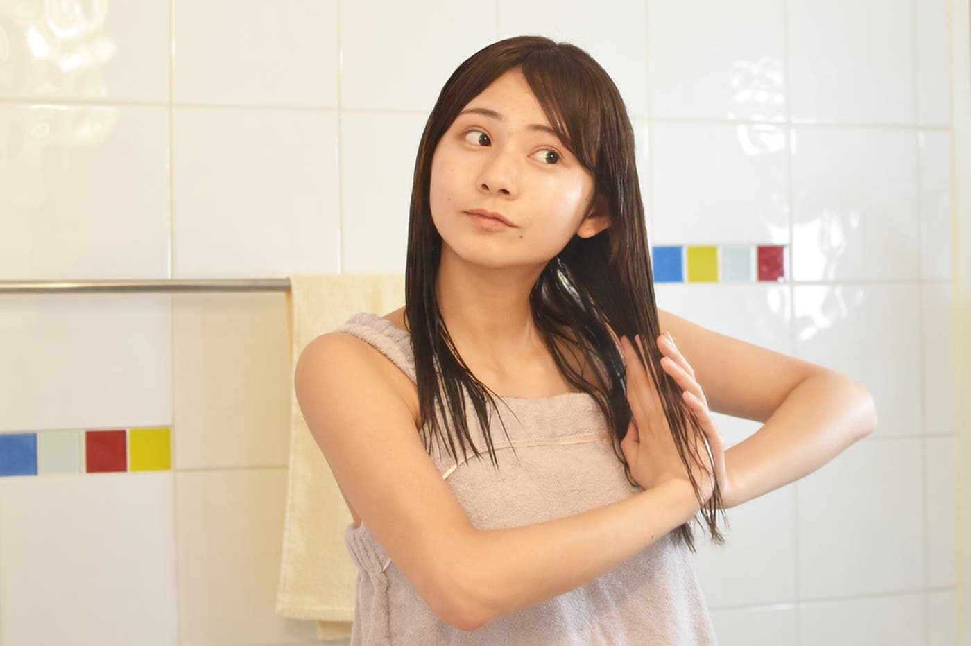 トリートメント剤を塗る(提供画像)