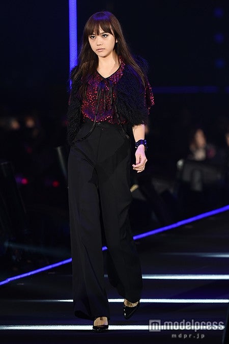 松井愛莉“見たことない表情”でイメージ一新　観客見惚れるランウェイ＜TGC2015A／W＞