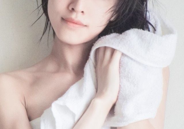 サラツヤ髪をキープするシャンプーの選び方 ヘアケアのコツ モデルプレス