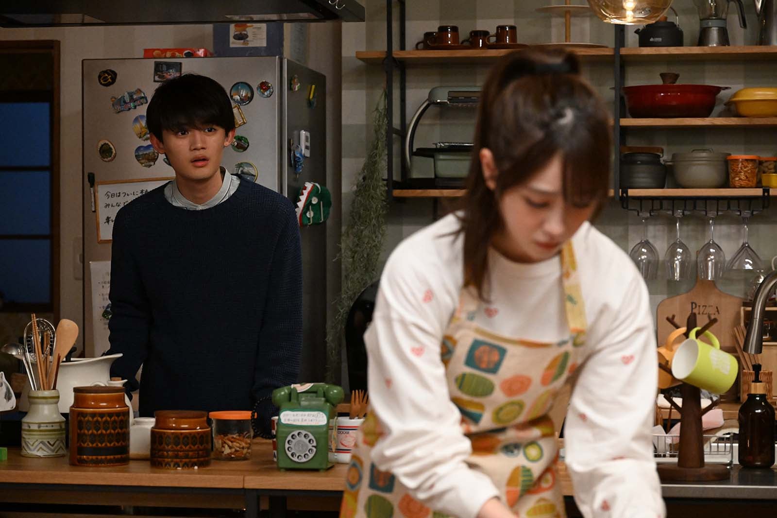 藤原大祐、高橋ひかる「リビングの松永さん」第10話より（C）カンテレ
