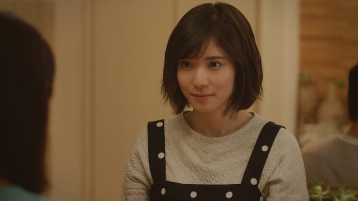 松岡茉優/新CM「愛に終わりはない」篇より(提供写真)