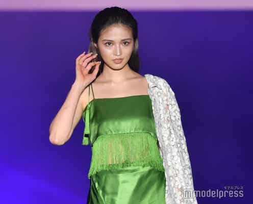 せいら、美スタイル際立つ大胆スリットワンピ姿 クールな眼差しに釘付け<TGC 和歌山 2023>