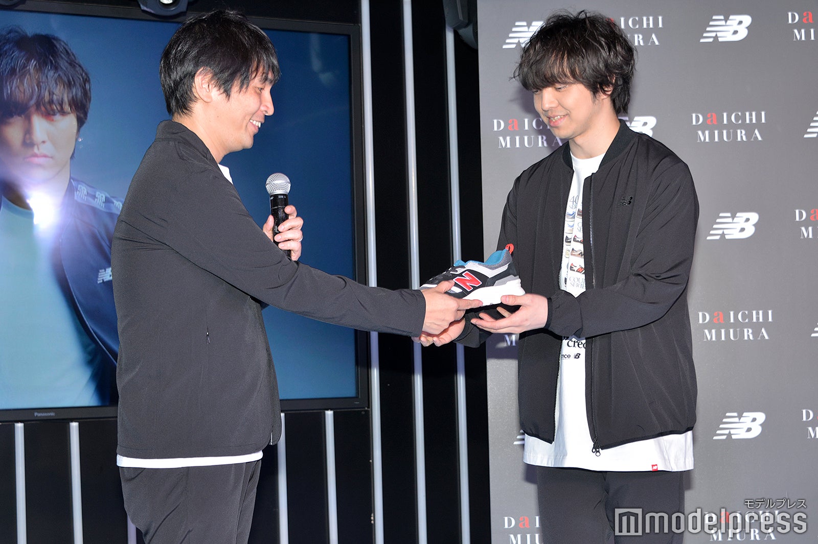 鈴木健氏、三浦大知（C）モデルプレス