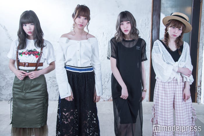 SILENT SIREN(左から)あいにゃん、ひなんちゅ、すぅ、ゆかるん(C)モデルプレス
