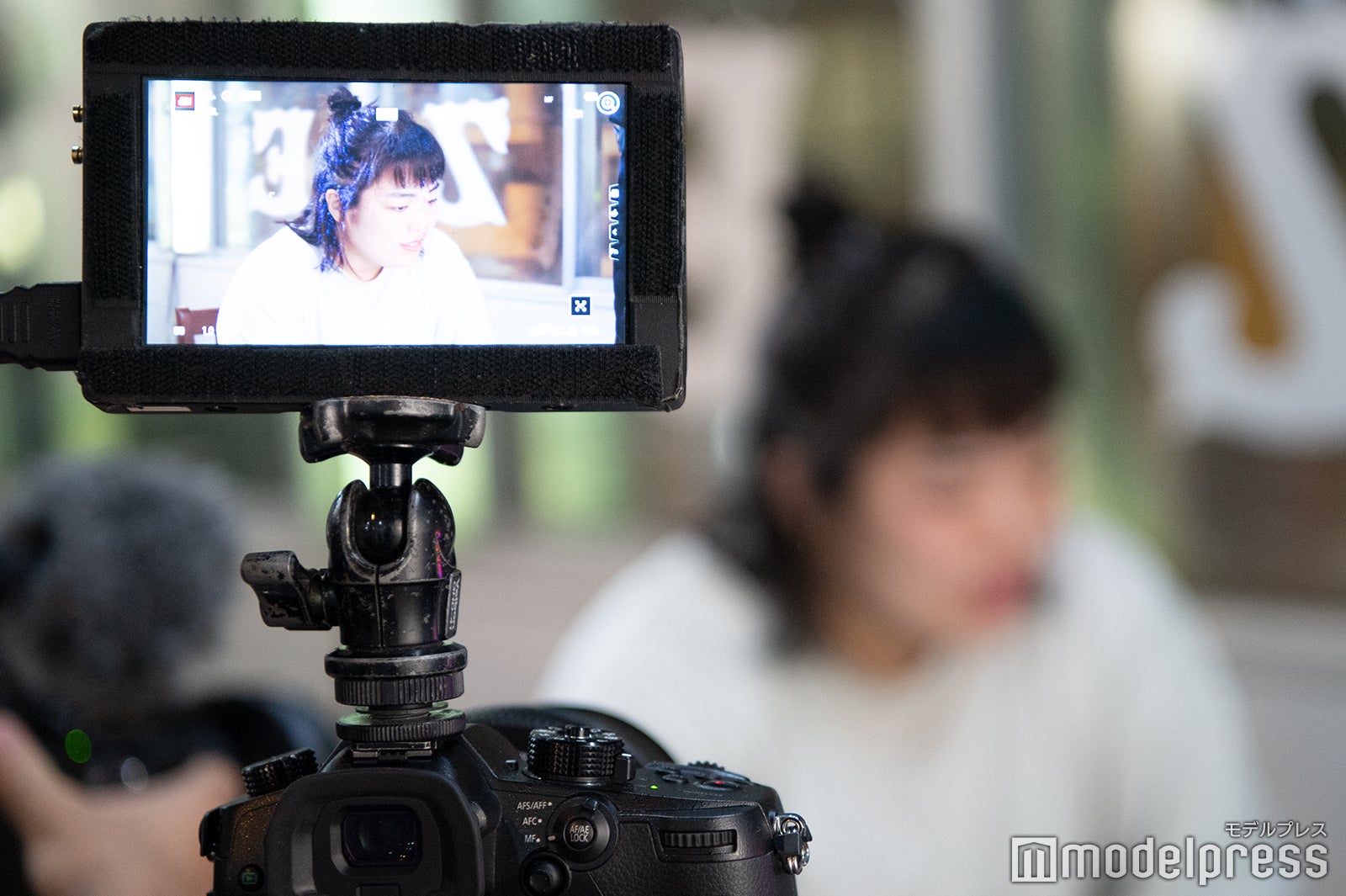 次はどんな動画…？（C）モデルプレス