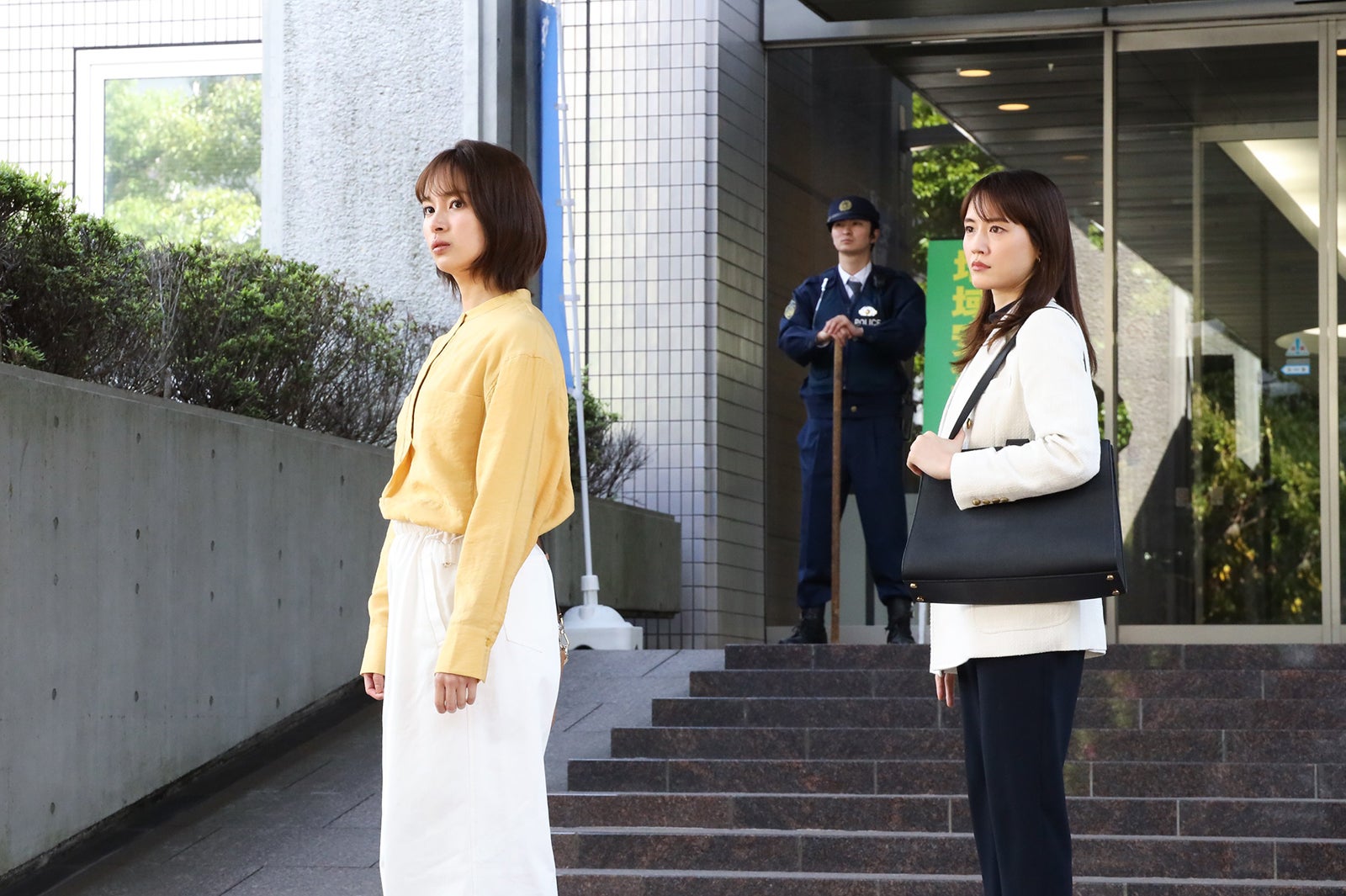 関水渚、綾瀬はるか／「元彼の遺言状」第5話より（C）フジテレビ