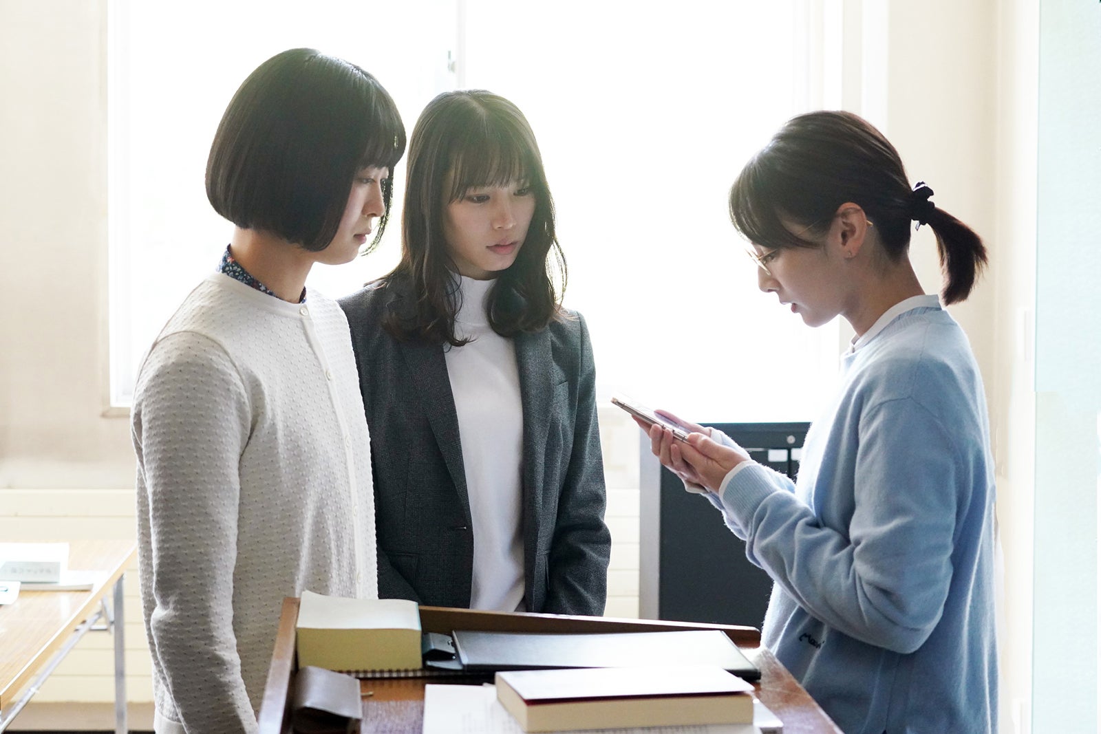 河村花、南沙良、北川景子 「女神の教室～リーガル青春白書～」第9話より（C）フジテレビ