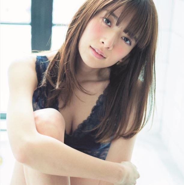 橋本奈々未/写真集「2017」より(画像提供:小学館)