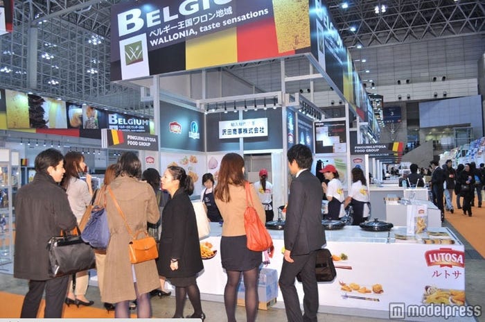 世界75か国のブースが立ち並び、約8万人が来場。/「FOODEX JAPAN 2012」会場風景