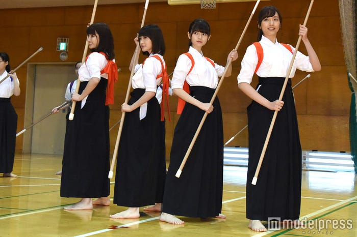 (左から)井上小百合、生駒里奈、齋藤飛鳥、新内眞衣(C)モデルプレス