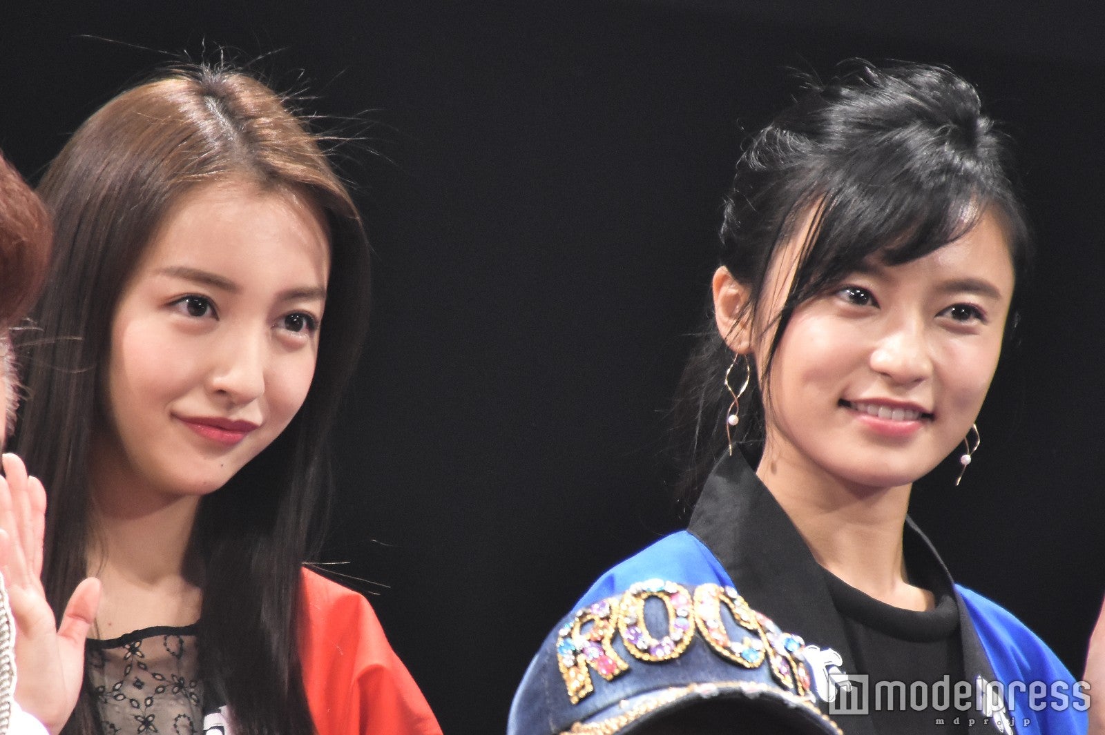 板野友美、小島瑠璃子 （C）モデルプレス