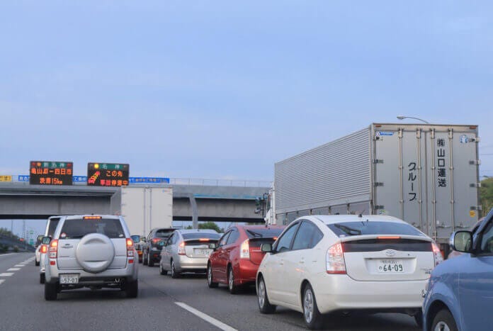 渋滞につかまって時間がかかる