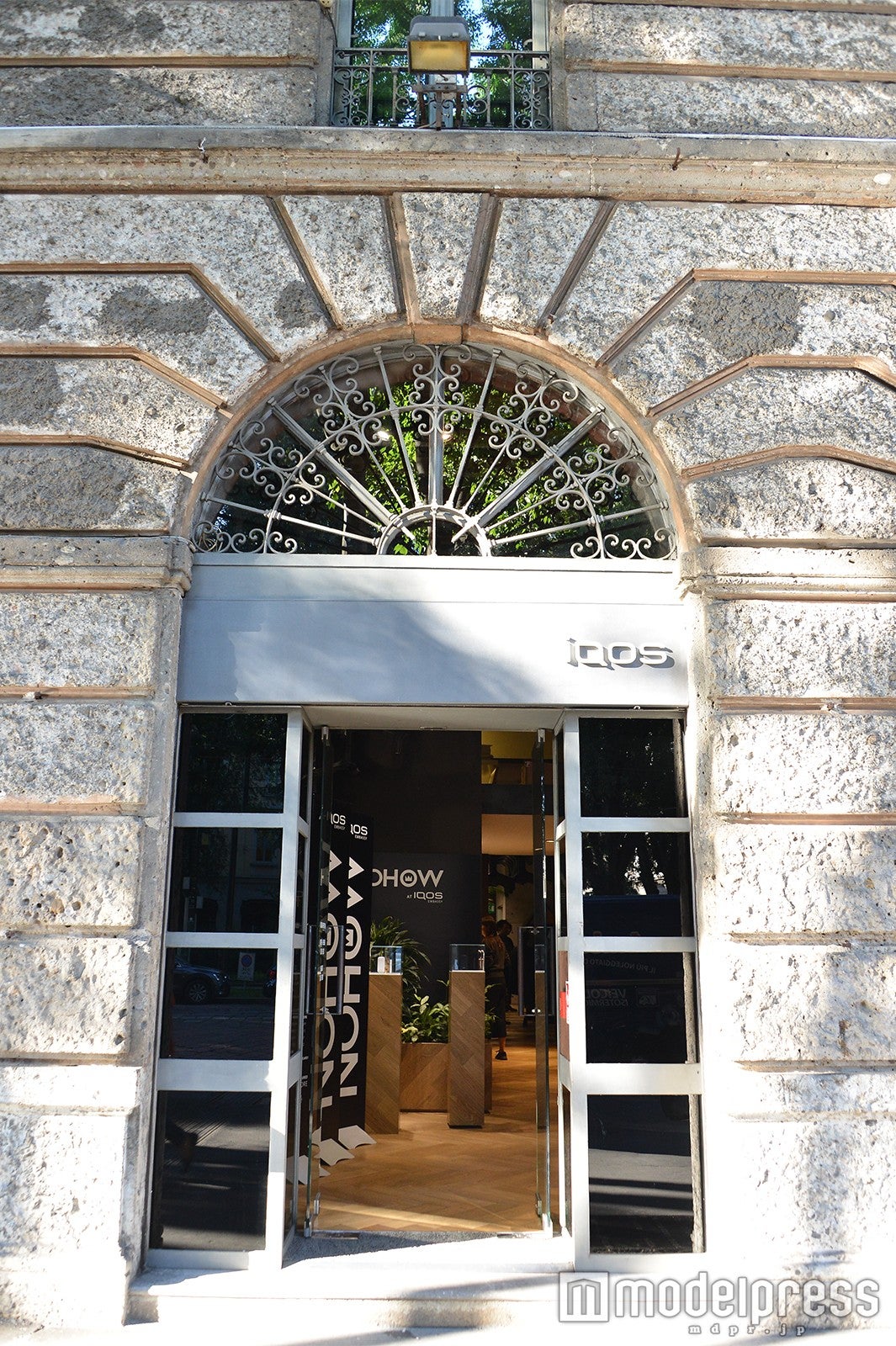 ミラノのIQOSエンバシー（C）モデルプレス