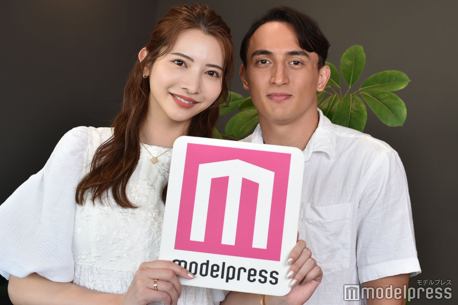 尾崎美紀、佐藤マクファーレン優樹 （C）モデルプレス