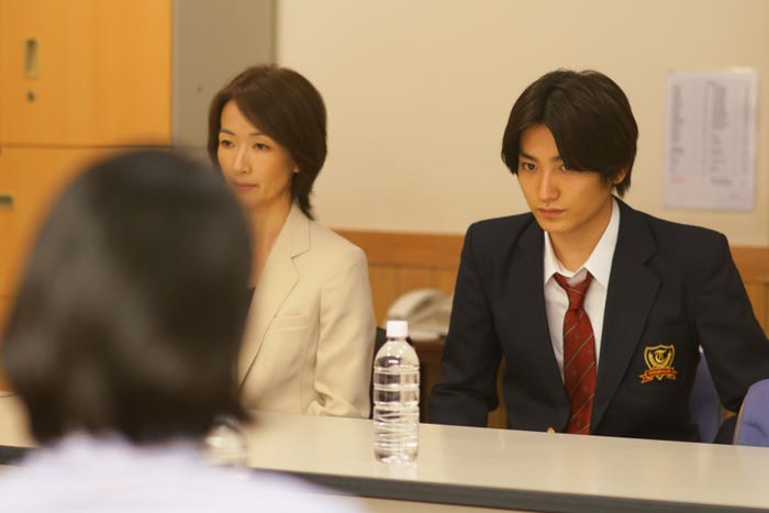 ドラマ『明日の約束』第5話より(画像提供:関西テレビ)